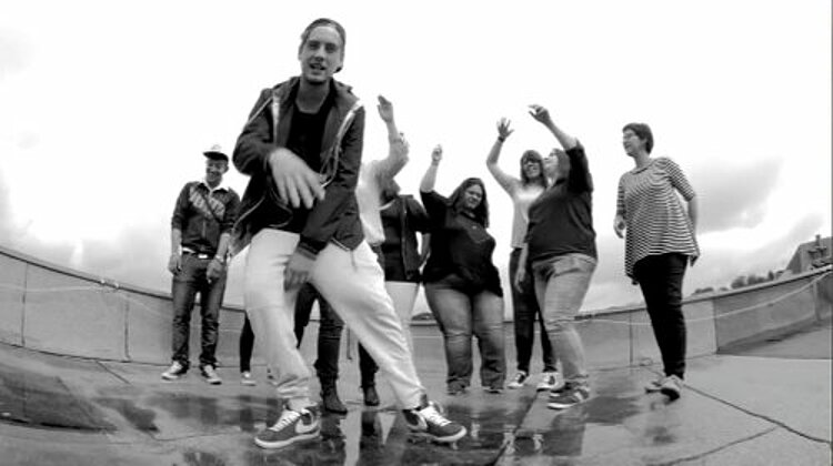 Video-Clip der Euro-Schulen Iserlohn feierte Premiere Video-Clip der Euro-Schulen Iserlohn feierte Premiere
