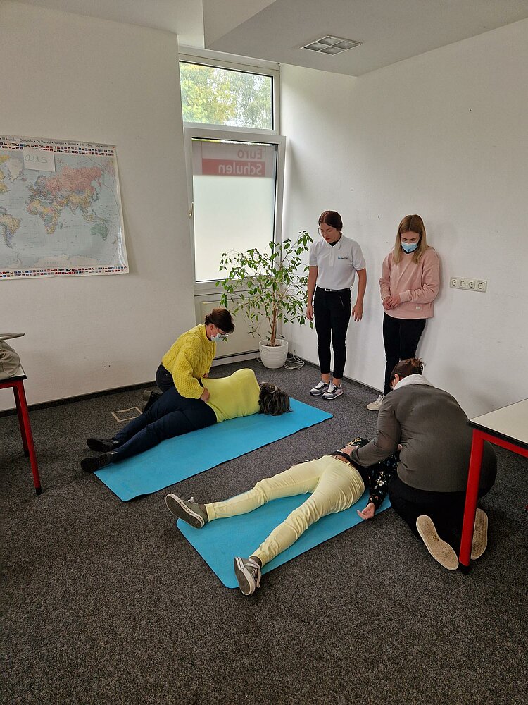 Erste Hilfe Kurs für unsere Mitarbeitenden Erste Hilfe Kurs für unsere Mitarbeitenden