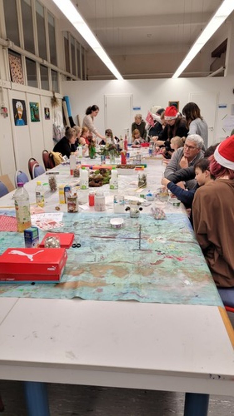 HoHoHo… Weihnachtliches Kinderfest an den Euro-Schulen Hohenstein-Ernstthal HoHoHo… Weihnachtliches Kinderfest an den Euro-Schulen Hohenstein-Ernstthal