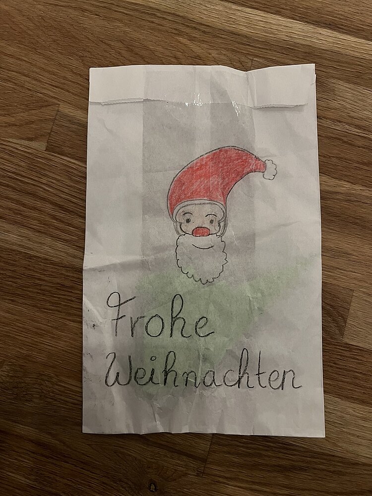 Kreative Spendenaktion: „Tüten-Kunst“ für den guten Zweck Kreative Spendenaktion: „Tüten-Kunst“ für den guten Zweck