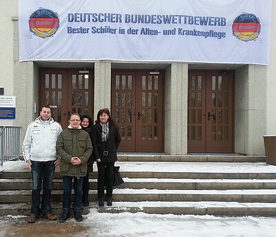 Bester Schüler in der Altenpflege gesucht Bester Schüler in der Altenpflege gesucht-1