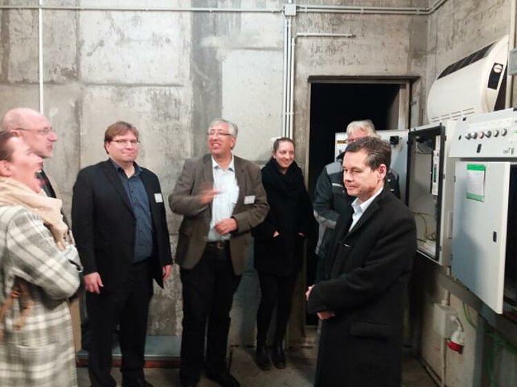 Dem Jobcenter aufs Dach gestiegen Dem Jobcenter aufs Dach gestiegen
