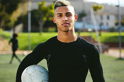 Fußballer von Bayer04 Leverkusen bekommen Unterricht von Euro-Schulen Leverkusen Fußballer von Bayer04 Leverkusen bekommen Unterricht von Euro-Schulen Leverkusen-1