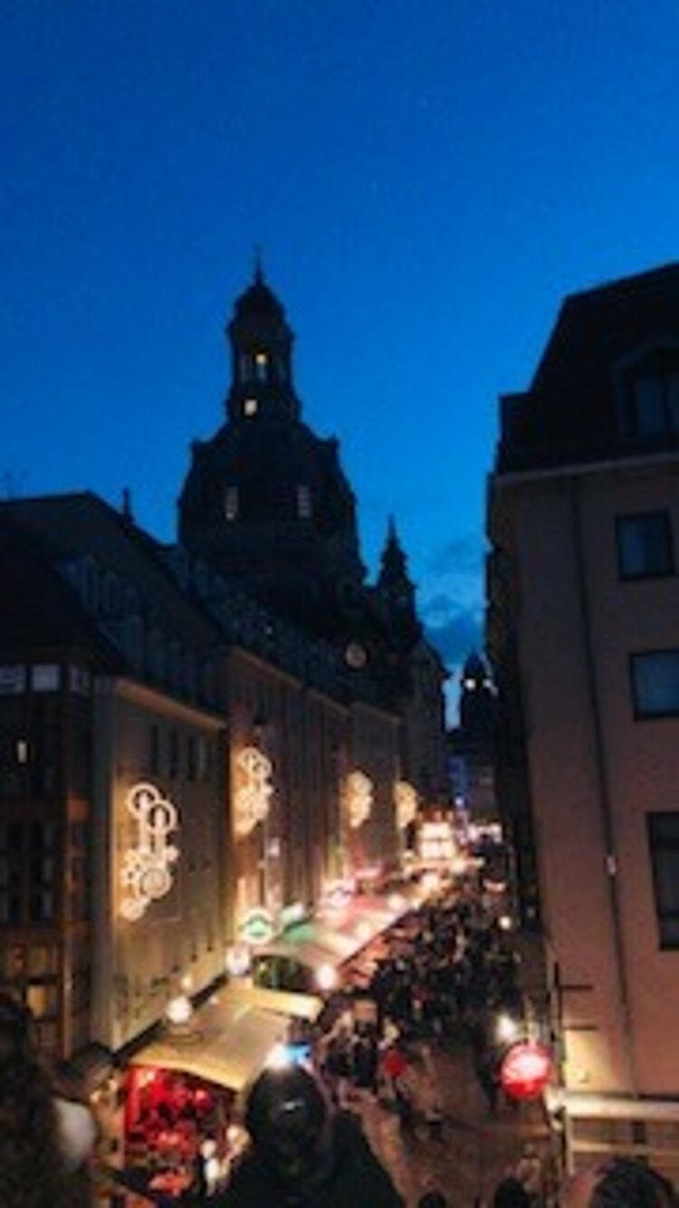 Weihnachten an der Euro Akademie und den Euro-Schulen Dresden Weihnachten an der Euro Akademie und den Euro-Schulen Dresden