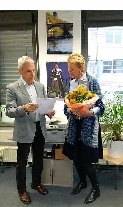 Ehrung: 30 Jahre Unterrichtsgestaltung mit „Herz und Hand“ Ehrung: 30 Jahre Unterrichtsgestaltung mit „Herz und Hand“