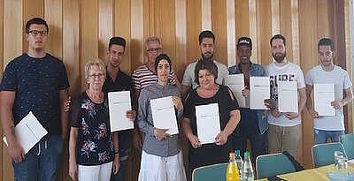 Auch der zweite Kurs „Vorbereitung auf die Nichtschülerprüfung Hauptschule“ war ein voller Erfolg Auch der zweite Kurs „Vorbereitung auf die Nichtschülerprüfung Hauptschule“ war ein voller Erfolg