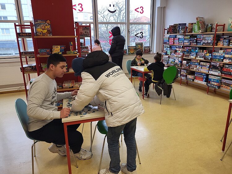 Deutsche Sprache lernen in der Bibliothek Deutsche Sprache lernen in der Bibliothek