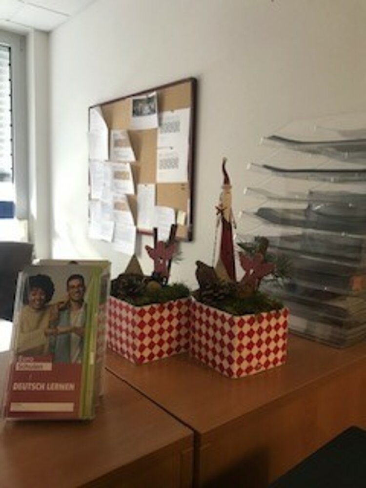 Weihnachten an der Euro Akademie und den Euro-Schulen Dresden Weihnachten an der Euro Akademie und den Euro-Schulen Dresden