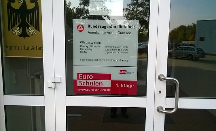 Neue Beschilderung für Fenster und Türen 