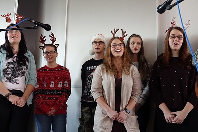 Ode an die Freude oder: ein fröhlich funkelndes Jahr 2019 für alle! Ode an die Freude oder: ein fröhlich funkelndes Jahr 2019 für alle!