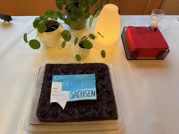 Selbsgebackene Torte eines Mentees der Arbeitsmarktmentoren. 