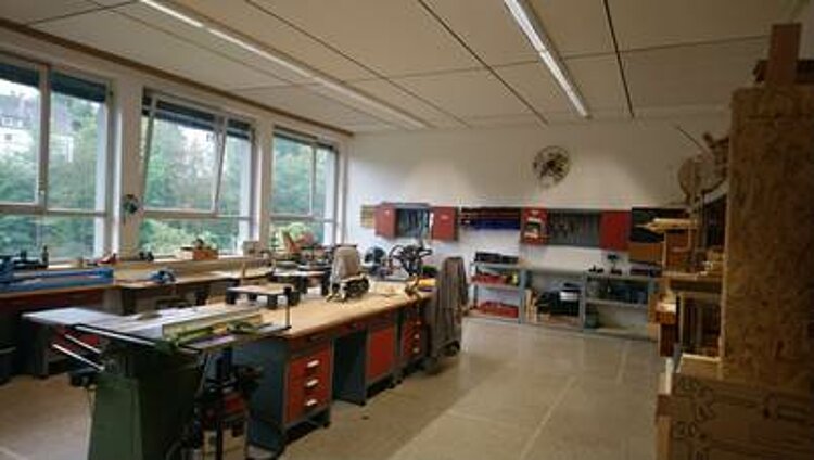 Werkstatt übersichtlich umstrukturiert Werkstatt übersichtlich umstrukturiert
