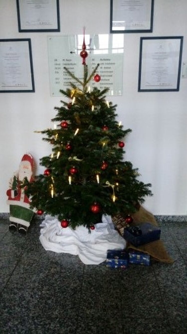 Hurra, die Weihnachtszeit ist da! Hurra, die Weihnachtszeit ist da!