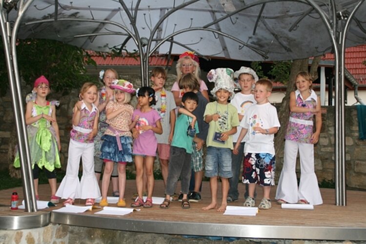 Auf der Überholspur: 30-jähriges Jubiläum von Ramona Wagner Auf der Überholspur: 30-jähriges Jubiläum von Ramona Wagner