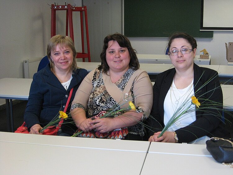 Zeugnisse im Kurs "B2 – Deutsch für den Beruf" überreicht Zeugnisse im Kurs "B2 – Deutsch für den Beruf" überreicht