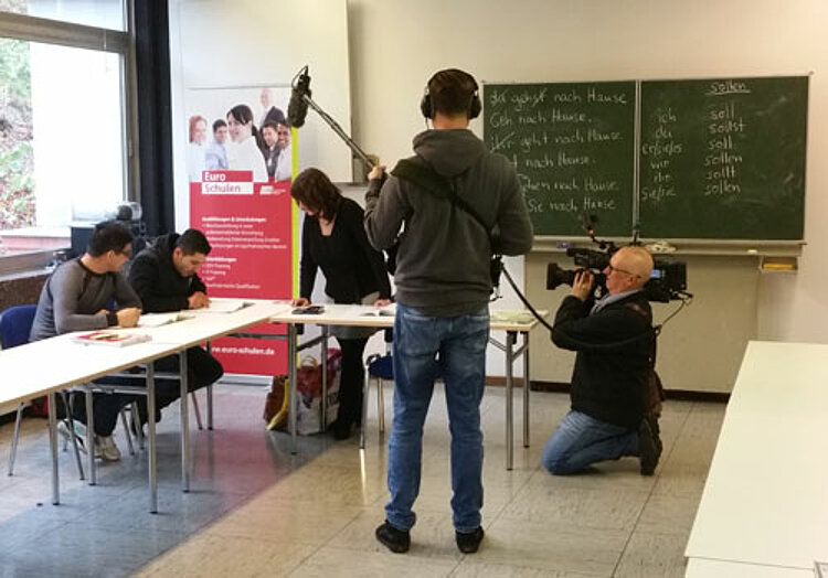 ZDF mit Film-Team bei den Euro-Schulen Altena ZDF mit Film-Team bei den Euro-Schulen Altena