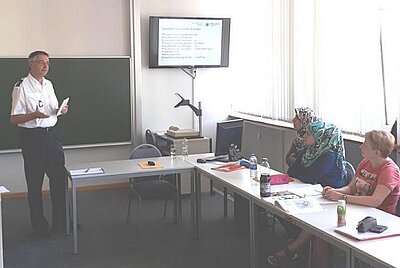 Meißner Polizeichef zu Gast bei den Euro-Schulen Meißner Polizeichef zu Gast bei den Euro-Schulen