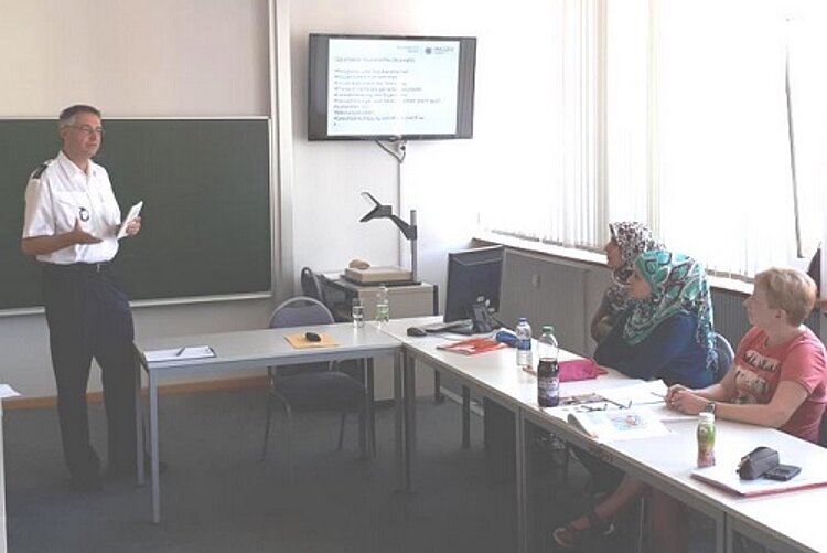 Meißner Polizeichef zu Gast bei den Euro-Schulen Meißner Polizeichef zu Gast bei den Euro-Schulen