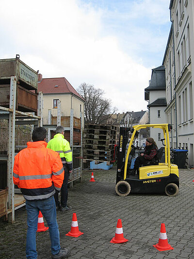 Prüfung zum Staplerschein erfolgreich bestanden! Prüfung zum Staplerschein erfolgreich bestanden!