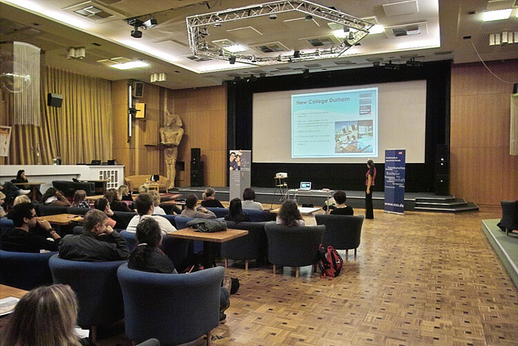 ESA-Konferenz mit David Taylor vom New College Durham 