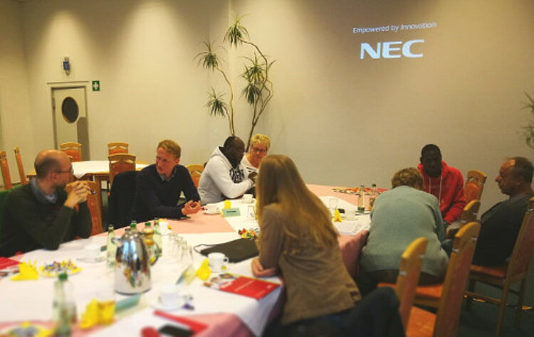 10 Jahre Erfahrungswissen – Vermittlung in den Arbeitsmarkt stärkt Integrationsprozess 10 Jahre Erfahrungswissen – Vermittlung in den Arbeitsmarkt stärkt Integrationsprozess