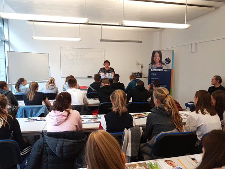 Sportkarriere oder klassische Ausbildung? Sportkarriere oder klassische Ausbildung?
