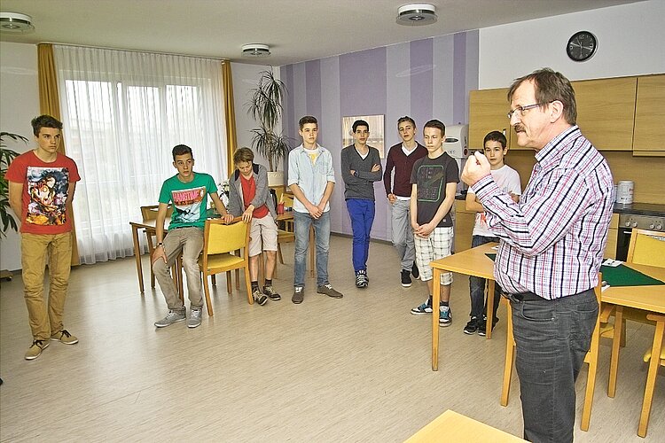 Jungen-Zukunftstag: Boys`Day am 25. April 2013 Jungen-Zukunftstag: Boys`Day am 25. April 2013