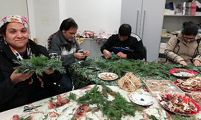 Adventswerkstatt im Sprach- und Integrationszentrum in Bitterfeld Adventswerkstatt im Sprach- und Integrationszentrum in Bitterfeld-1