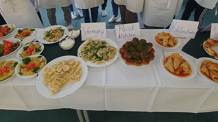 Verknüpfung von Sprache und Essen Verknüpfung von Sprache und Essen