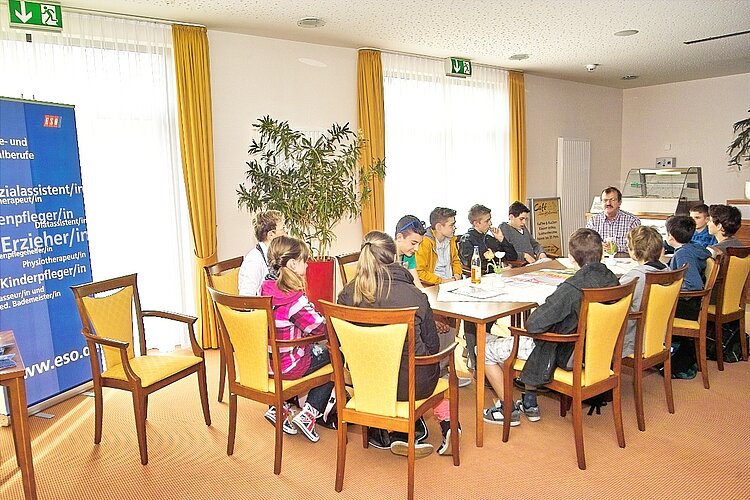 Jungen-Zukunftstag: Boys`Day am 25. April 2013 Jungen-Zukunftstag: Boys`Day am 25. April 2013