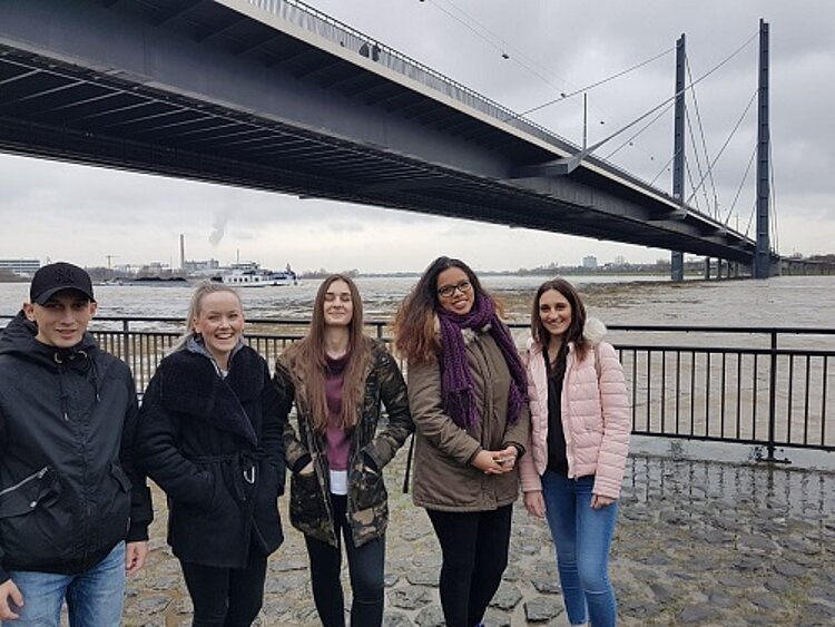 Ausflug des Integrationskurses nach Düsseldorf Ausflug des Integrationskurses nach Düsseldorf