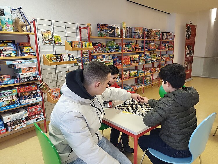 Deutsche Sprache lernen in der Bibliothek Deutsche Sprache lernen in der Bibliothek