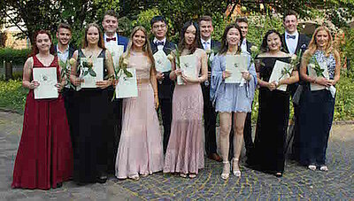 Wir gratulieren den Abiturienten unserer Partnerschule Wir gratulieren den Abiturienten unserer Partnerschule