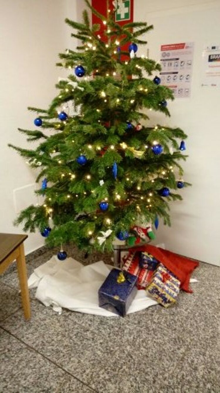 Hurra, die Weihnachtszeit ist da! Hurra, die Weihnachtszeit ist da!