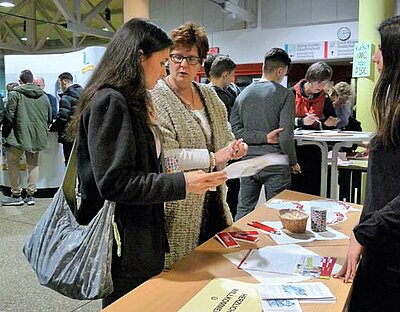 WAM – Die Euro-Schulen auf der Wörrstädter Ausbildungsmesse WAM – Die Euro-Schulen auf der Wörrstädter Ausbildungsmesse -1