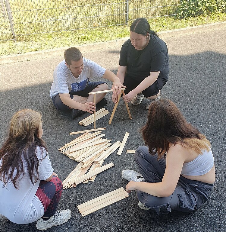 Reha-Ausbildung integrativ: Hurra, unsere neuen Azubis sind da! Reha-Ausbildung integrativ: Hurra, unsere neuen Azubis sind da!
