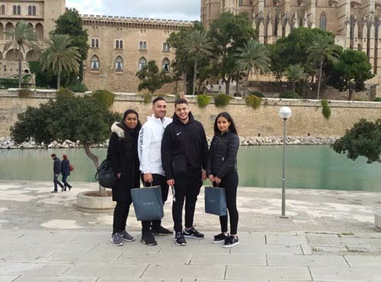 Kurztrip nach Mallorca – eine Weihnachtsfeier der „anderen Art“