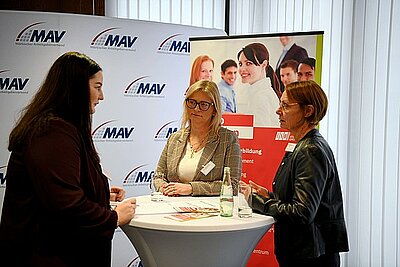 Informationsveranstaltung beim MAV zum Arbeitsmarkt Informationsveranstaltung beim MAV zum Arbeitsmarkt