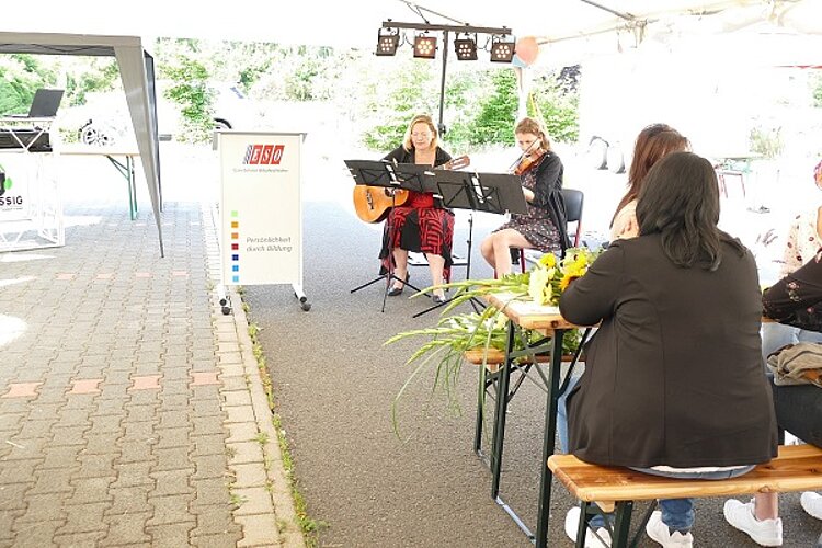 30 Jahre am Standort Bitterfeld-Wolfen 30 Jahre am Standort Bitterfeld-Wolfen