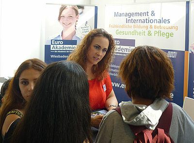 Zahlreiche Besucher bei der Berufsinformationsmesse (BIM) Rheinhessen-1