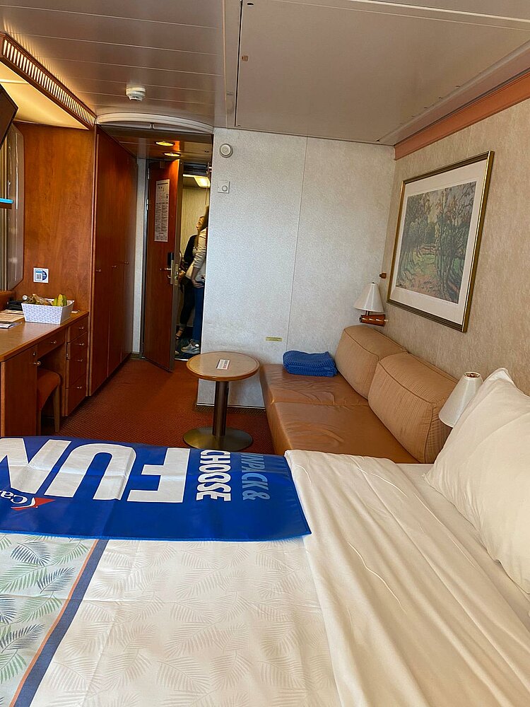 Touristisches Wissen erfahren bei der Schiffsbesichtigung der Carnival Pride