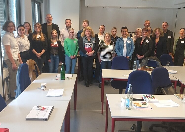 Multiplikatoren-Treffen des Fachbereichs Deutsch & Integration Multiplikatoren-Treffen des Fachbereichs Deutsch & Integration