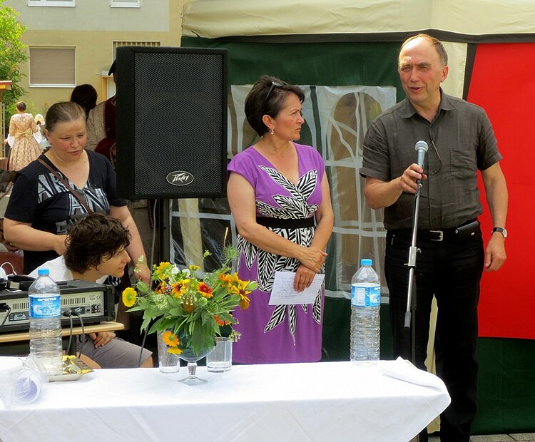 Sommerfest der Landsmannschaften der Deutschen aus Russland mit den Euro-Schulen Halle Sommerfest der Landsmannschaften der Deutschen aus Russland mit den Euro-Schulen Halle