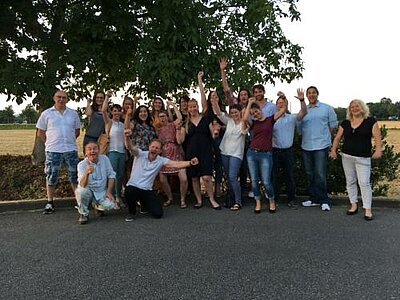 Herzlichen Glückwunsch zur bestandenen Erzieherausbildung! Herzlichen Glückwunsch zur bestandenen Erzieherausbildung!