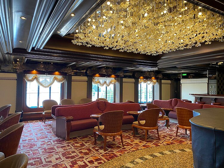 Touristisches Wissen erfahren bei der Schiffsbesichtigung der Carnival Pride