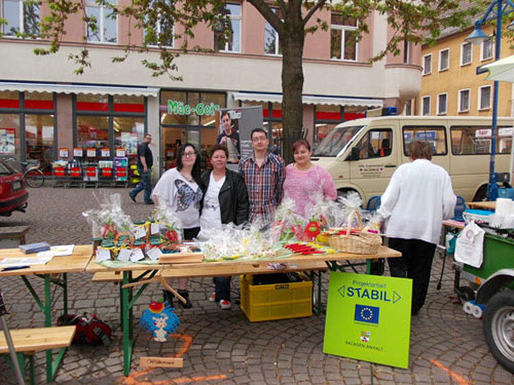 Projekt „STABIL“ verkaufte Selbstgemachtes beim Seniorenmarkt Projekt „STABIL“ verkaufte Selbstgemachtes beim Seniorenmarkt