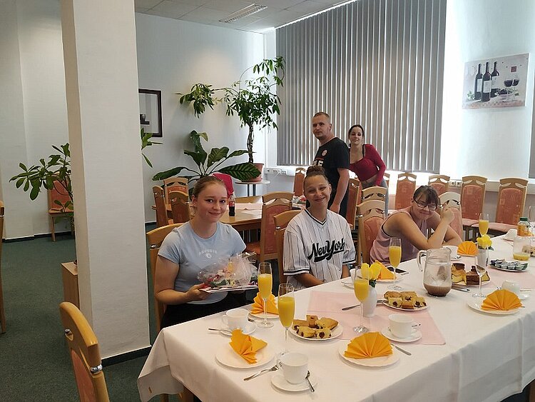 Hurra, wir haben es geschafft! Hurra, wir haben es geschafft!