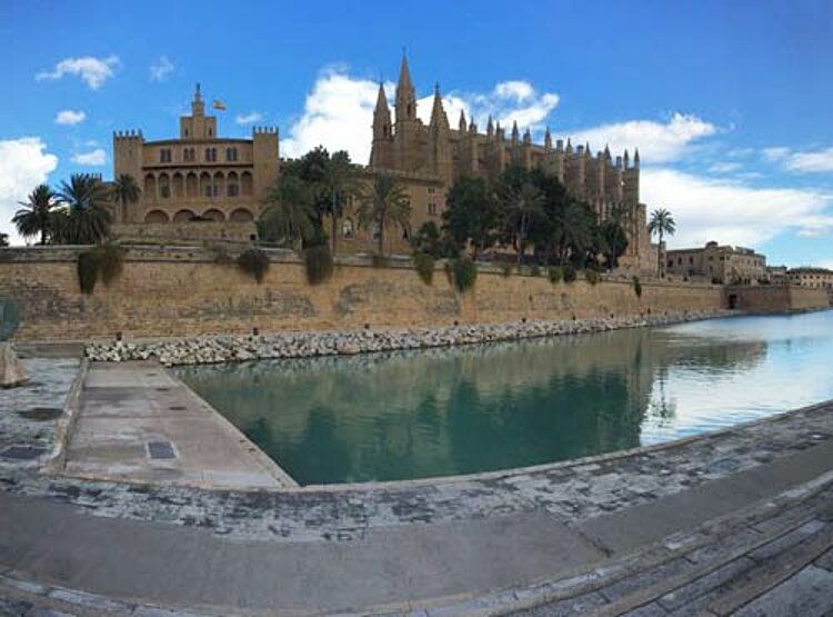 Kurztrip nach Mallorca – eine Weihnachtsfeier der „anderen Art“