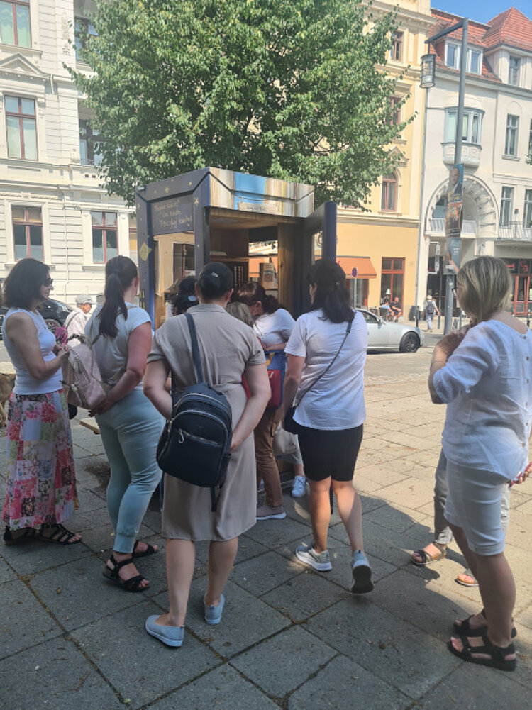 Sprache in der Praxis angewandt – learning by doing Sprache in der Praxis angewandt – learning by doing