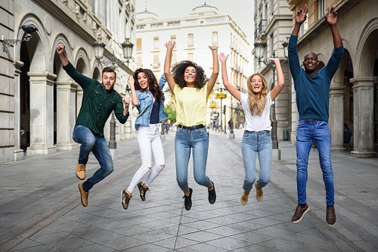 Mittlerer Bildungsabschluss: ein wichtiger Abschluss auf dem Weg in die Zukunft! Mittlerer Bildungsabschluss: ein wichtiger Abschluss auf dem Weg in die Zukunft!